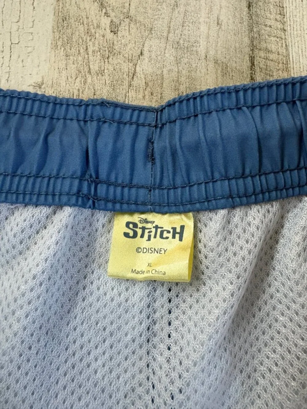 NWT Disney Lilo & Stitch Men's Size XL Swim Trunks Printed Mesh Liner